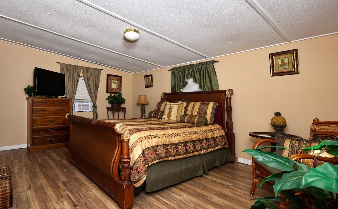 Room In Bb - Pleasant Days Bb Tropical Master Suite Homosassa Eksteriør bilde